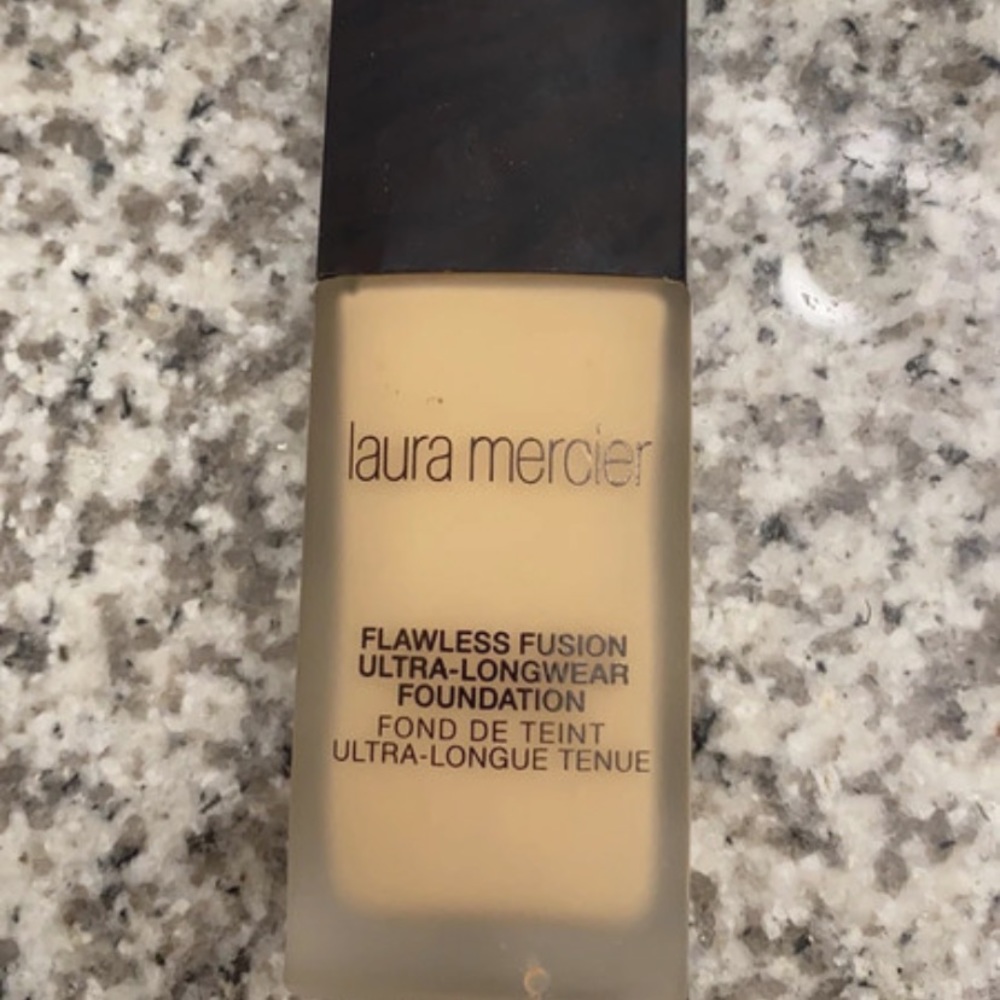 Laura Mercier flawless fusion foundation